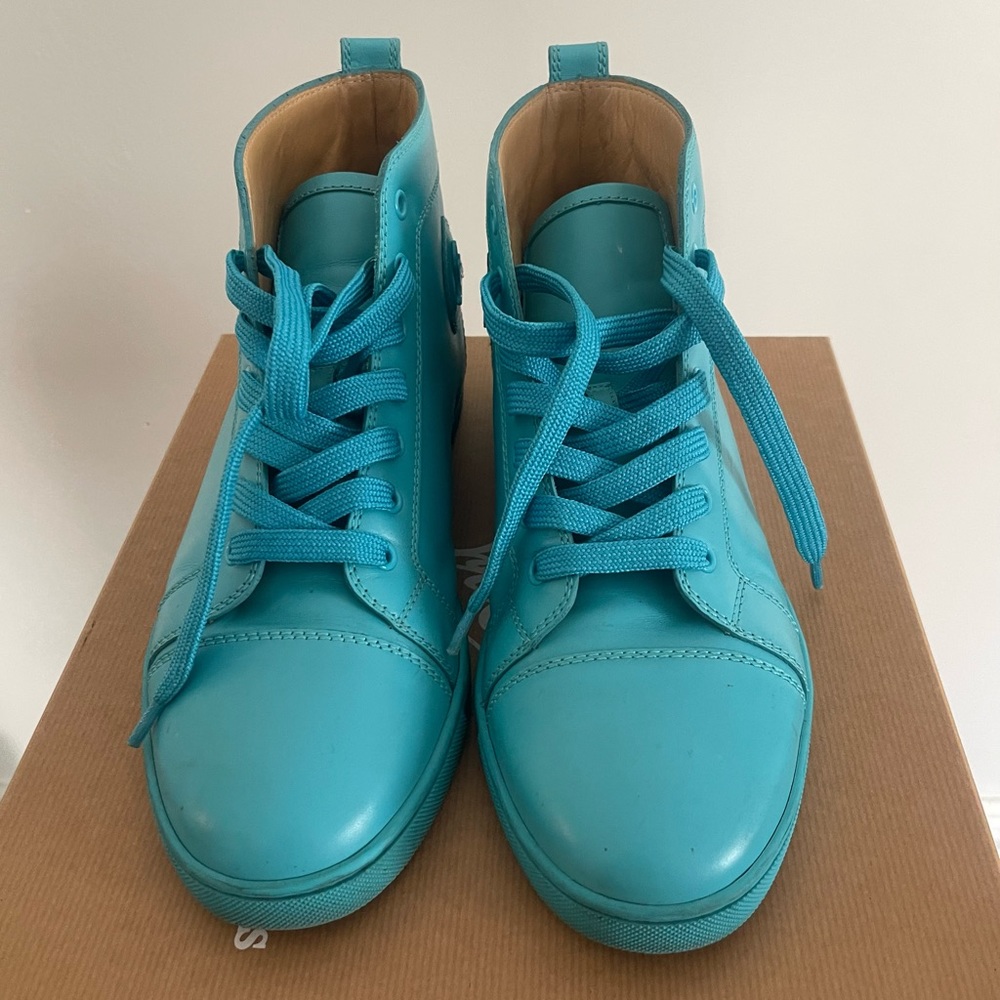 A pair of slightly used Christian Louboutin ‘s Pacific color size 41.5.